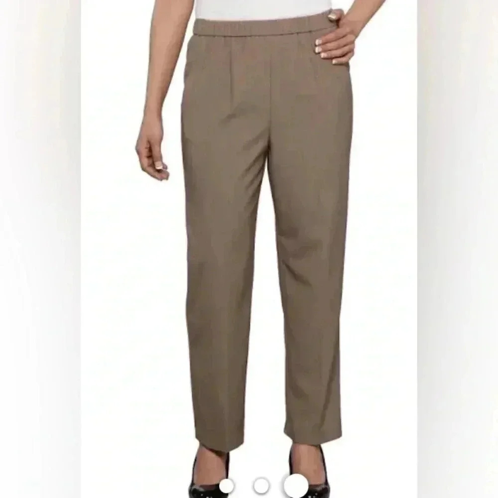 Briggs New York  women’s petite ‎ pull on comfortable dress pants Sz 8